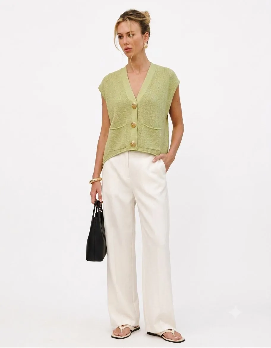 EMBOSSED BUTTON SLEEVELESS KNIT VEST 204144