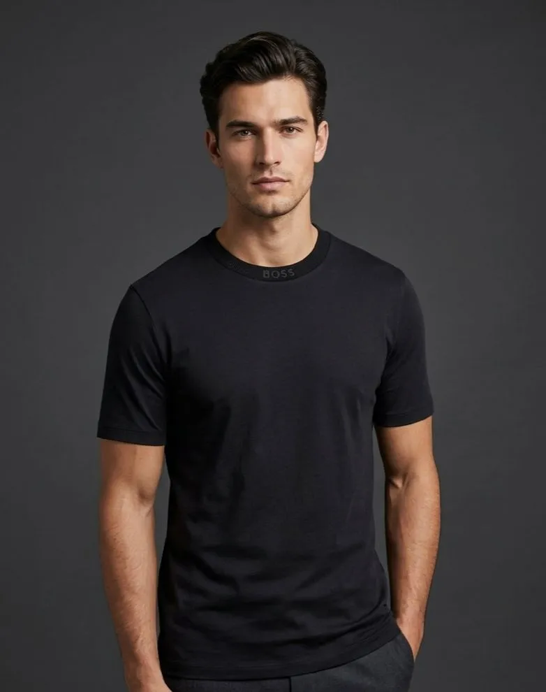	Striped-collar T-shirt in cotton jersey
