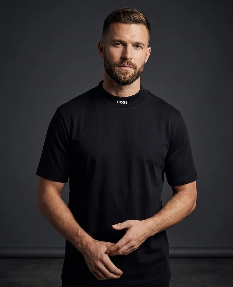 	Relaxed-fit T-shirt in stretch cotton with logo collar